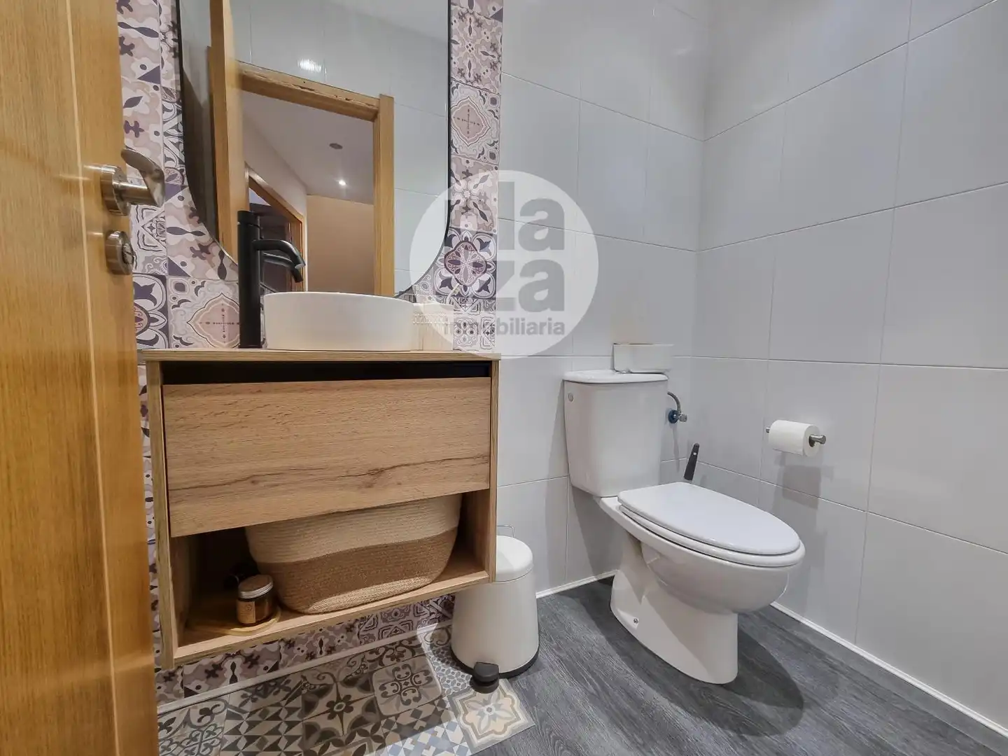 Badezimmer von Maisonette zum Verkauf in Buniel mit Heizung, Terrasse und Abstellraum