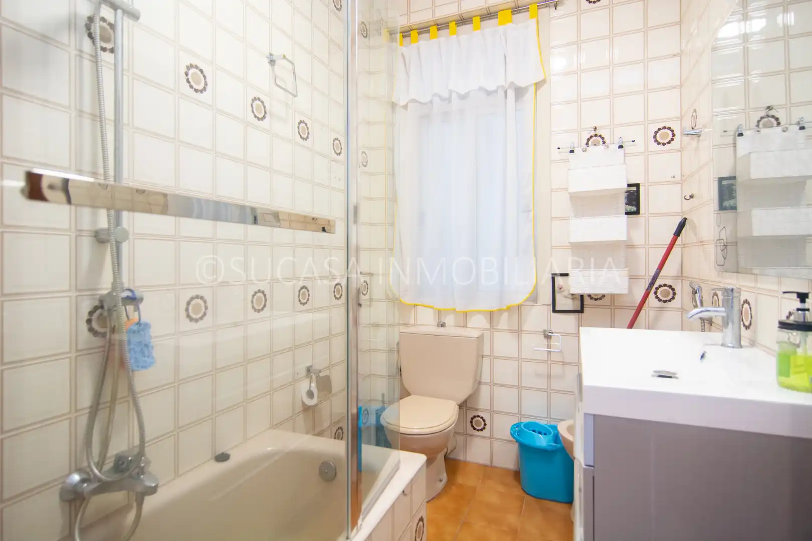 Baño de Piso en venta en A Coruña Capital  con Parquet, Horno y Lavadora