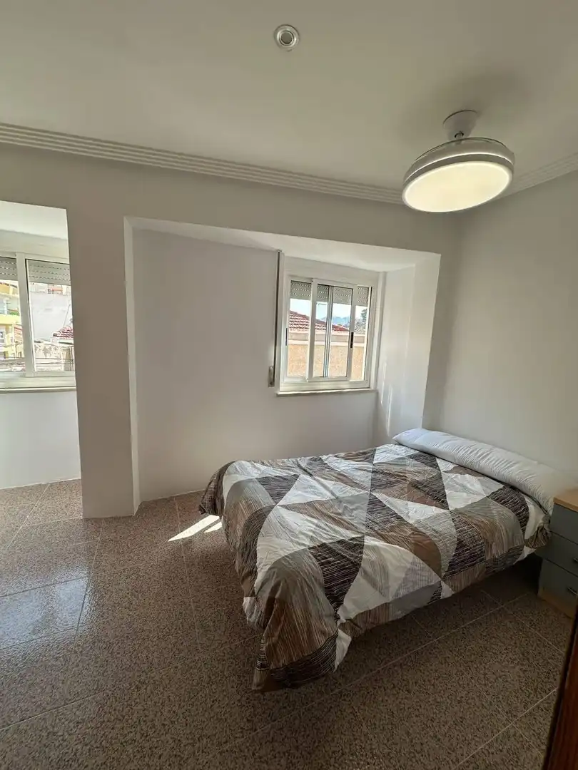 Habitación de Piso de alquiler en Elda con Amueblado