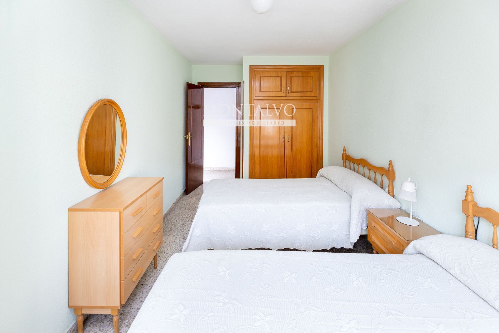 Bedroom of Flat for sale in  Granada Capital  with Terrace