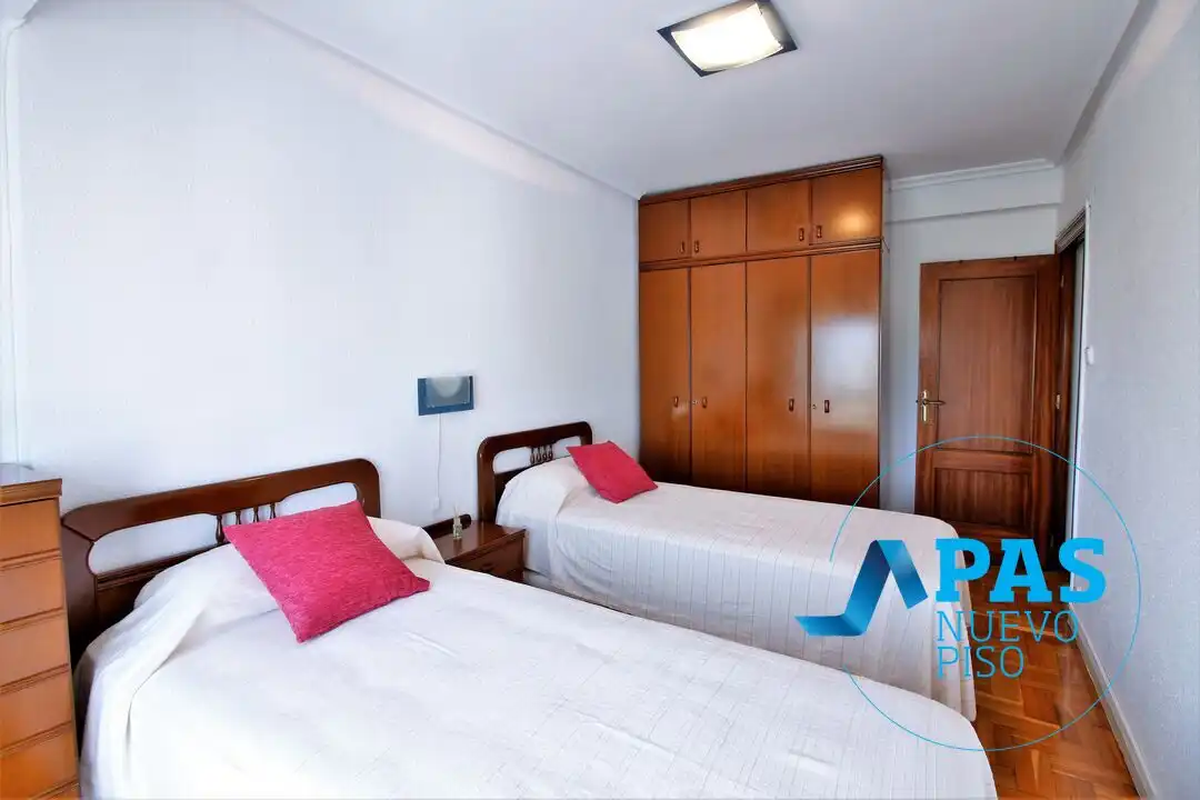 Habitación de Piso en venta en Santander con Calefacción