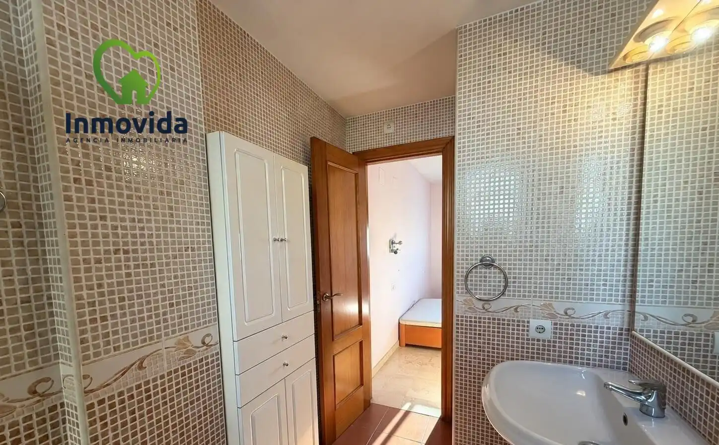 Bathroom of Attic for sale in Sur