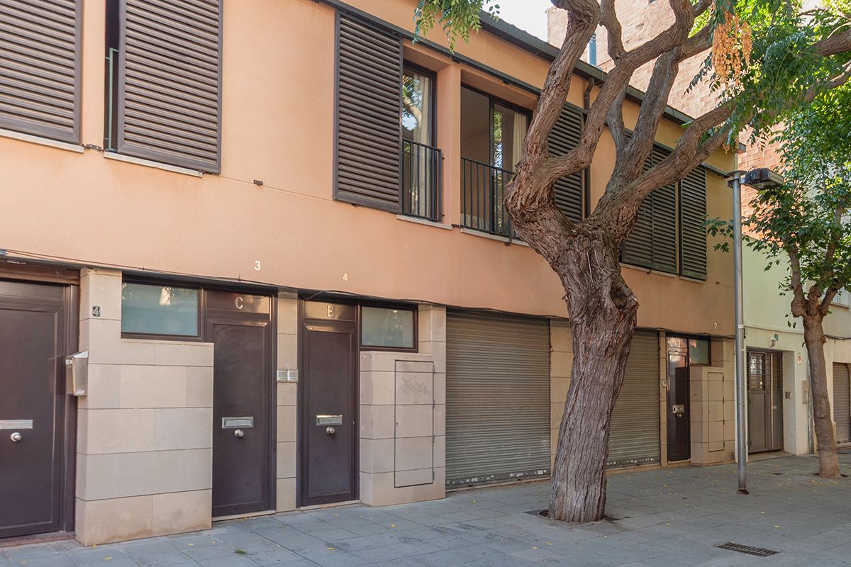 Exterior view of House or chalet for sale in Viladecans  with Heating, Terrace and Oven
