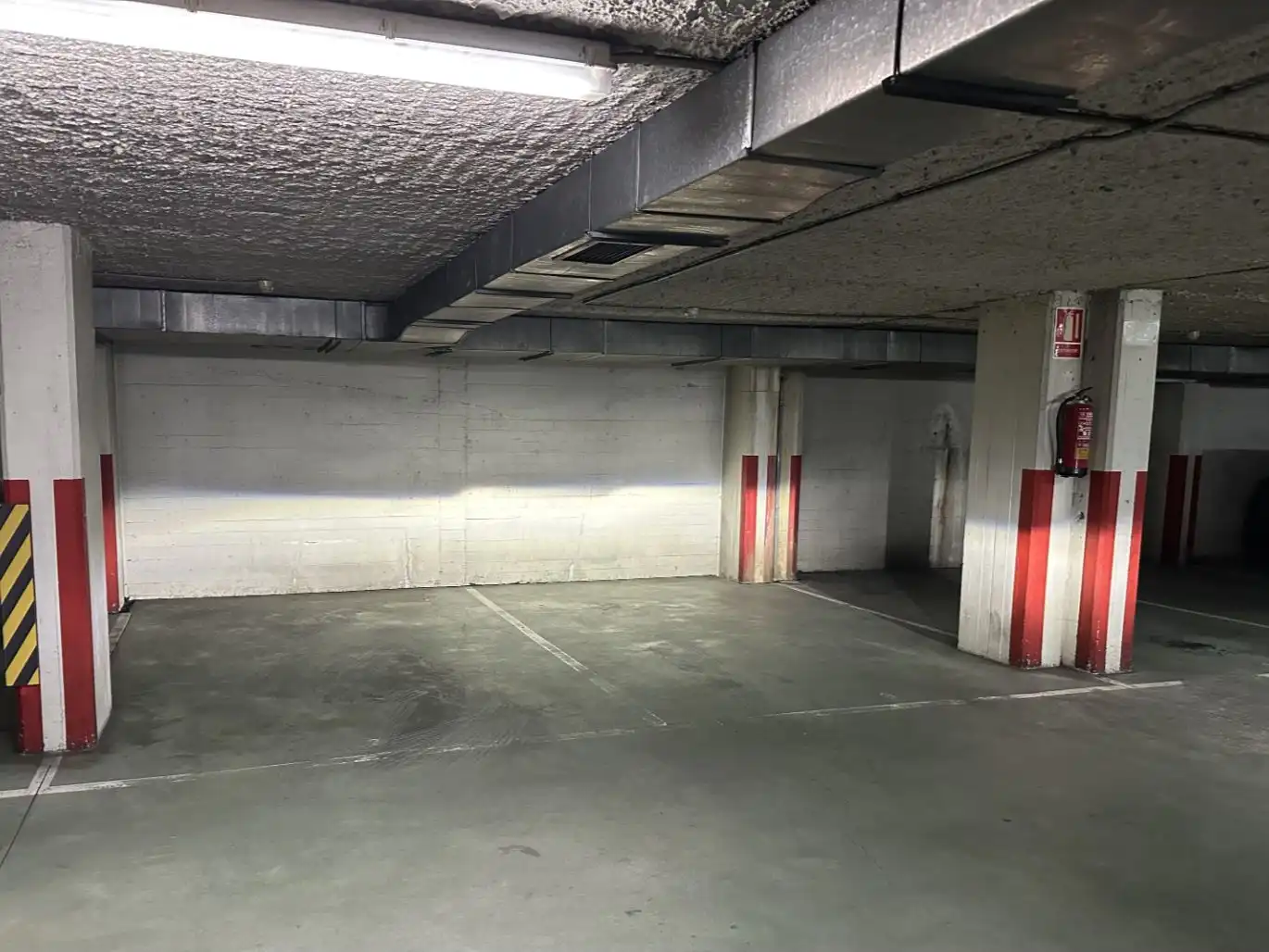Aparcament de Pis en venda en A Coruña Capital  amb Parquet, Terrassa i Traster