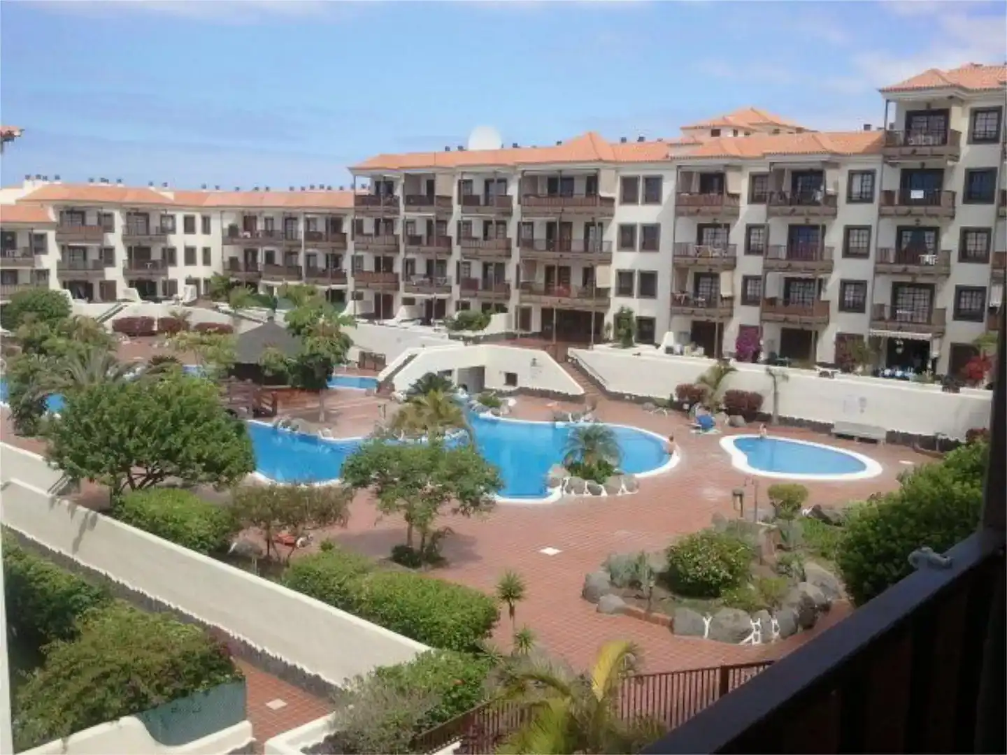 Vista exterior de Apartament de lloguer en Arona amb Jardí privat, Piscina i Moblat