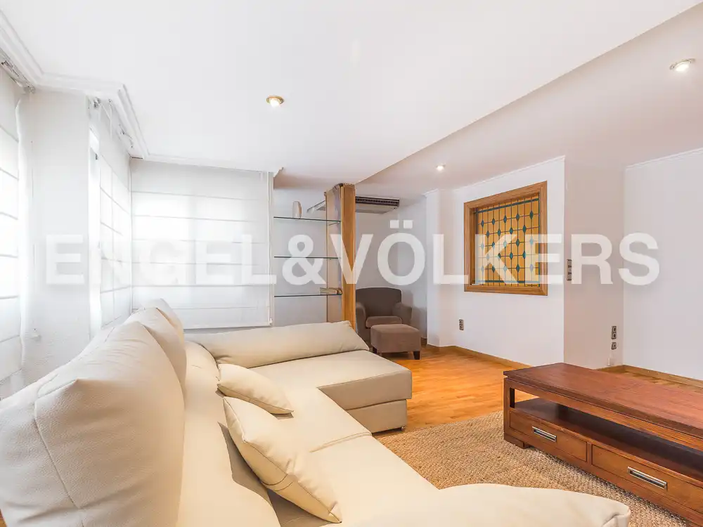 Sala d'estar de Pis de lloguer en Valencia amb Aire condicionat, Calefacció i Parquet