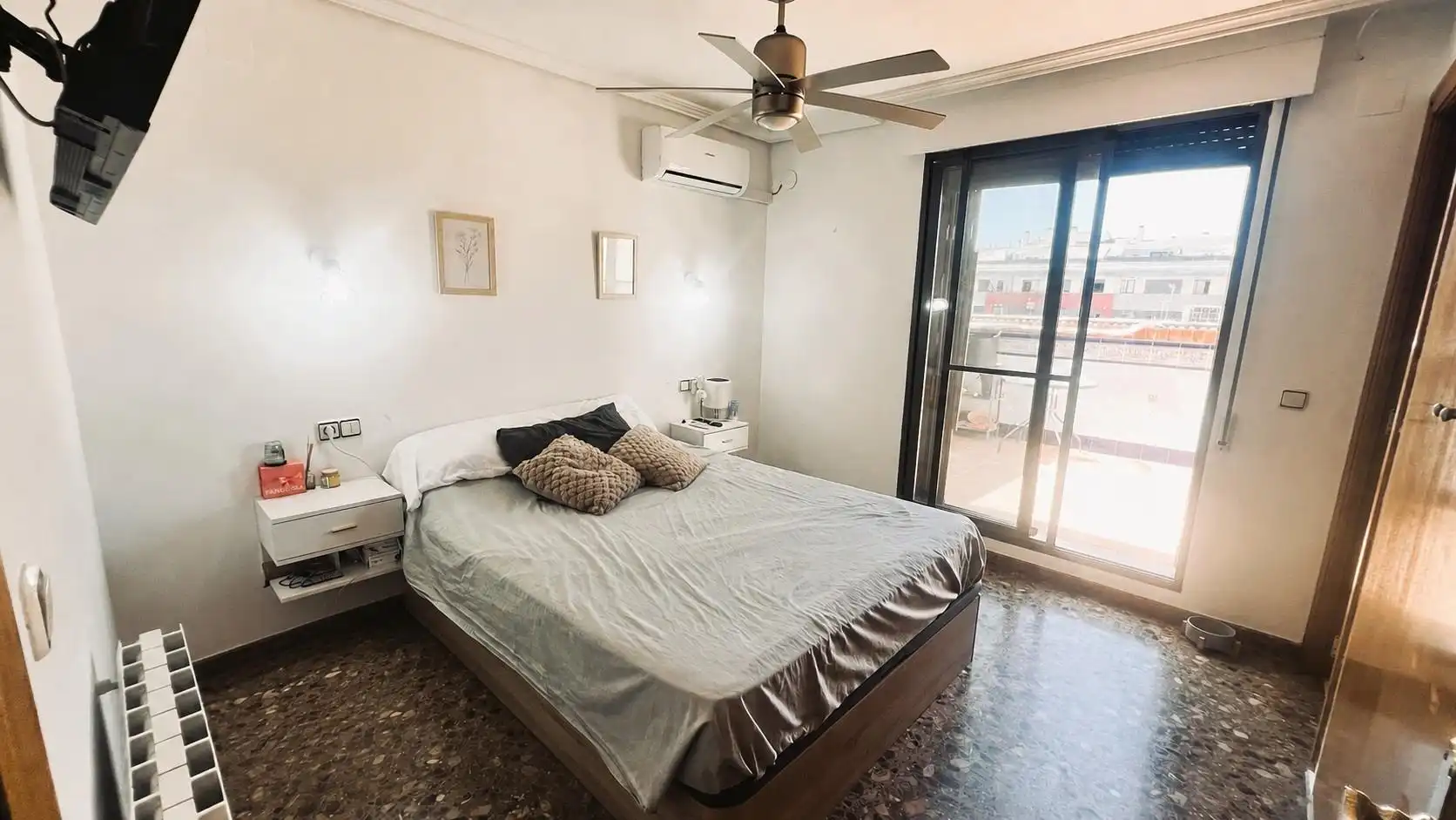 Dormitori de Àtic en venda en Castellón de la Plana / Castelló de la Plana amb Aire condicionat, Calefacció i Terrassa