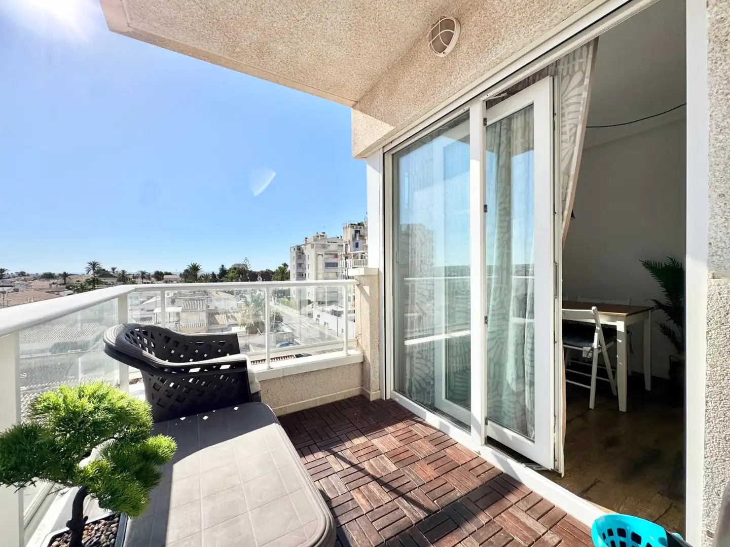 Terrassa de Apartament de lloguer en Torrevieja amb Aire condicionat, Piscina i Moblat