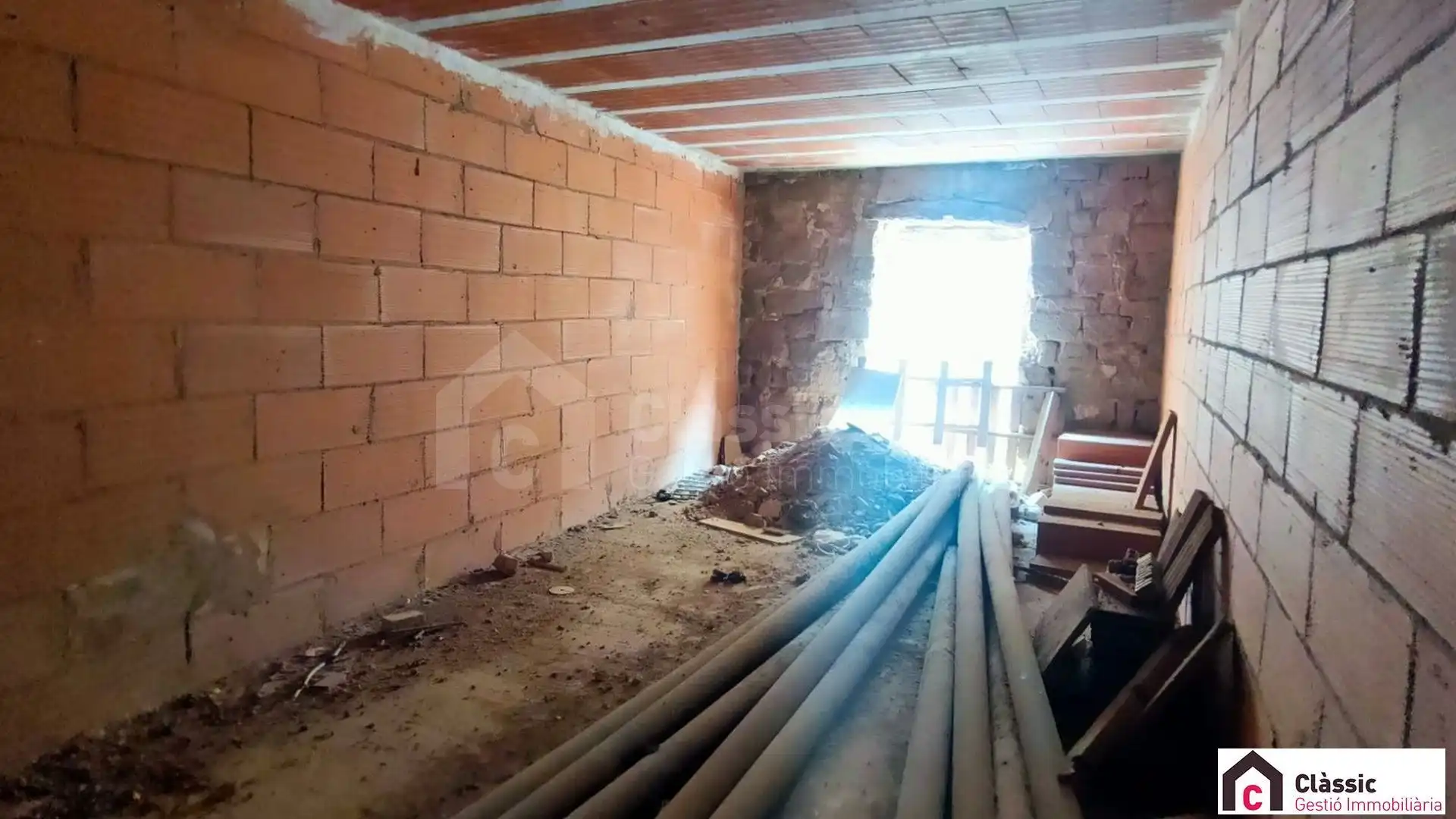 Casa adosada en venda a Els Prats de Rei