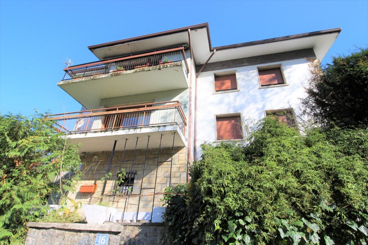 Vista exterior de Casa o xalet en venda en Zalla  amb Calefacció i Balcó
