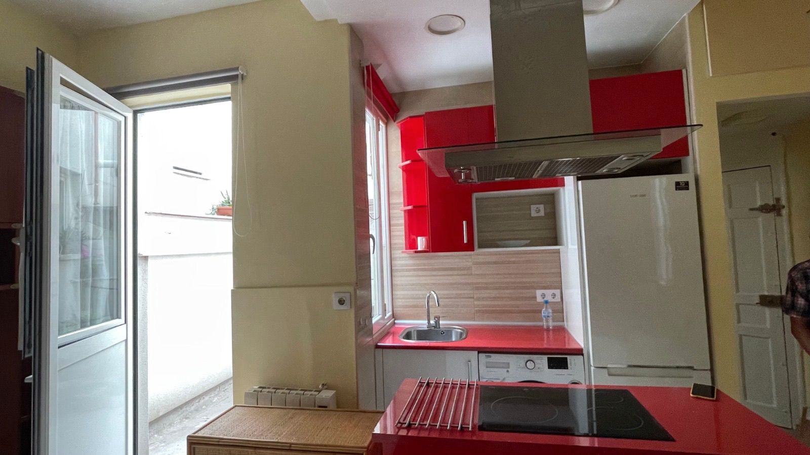 Cuina de Estudi de lloguer en  Madrid Capital amb Calefacció, Terrassa i Traster
