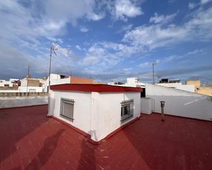 Vista exterior de Casa o xalet en venda en Chiclana de la Frontera amb Terrassa