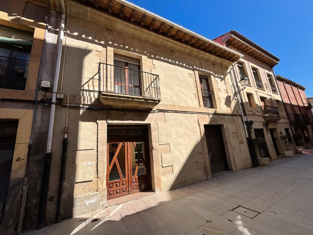 Vista exterior de Casa o xalet en venda en Santo Domingo de la Calzada amb Calefacció, Traster i Moblat