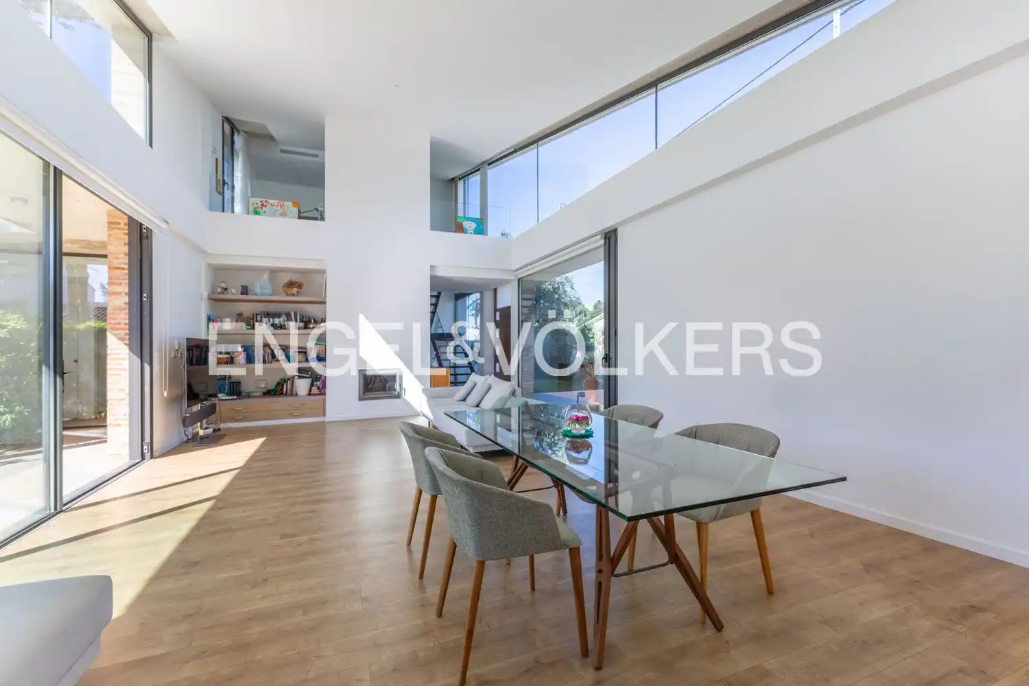 Sala de estar de Casa o chalet en venta en L'Eliana con Aire acondicionado, Calefacción y Jardín privado