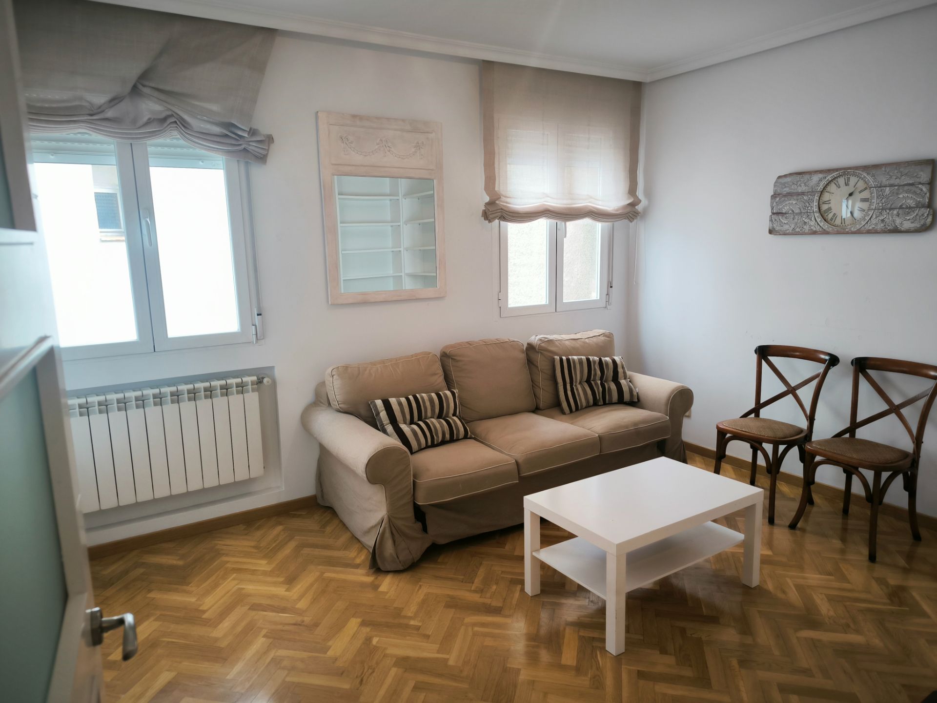 Sala de estar de Piso en venta en  Madrid Capital con Aire acondicionado, Calefacción y Parquet