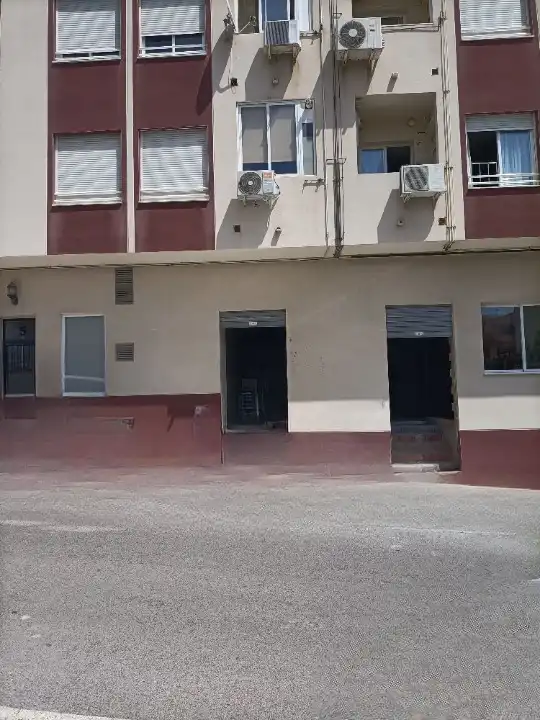 Business premises to rent in Calle Vall de Almonacid 7