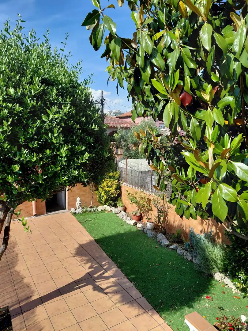Jardí de Casa adosada en venda en Parets del Vallès amb Aire condicionat, Calefacció i Piscina