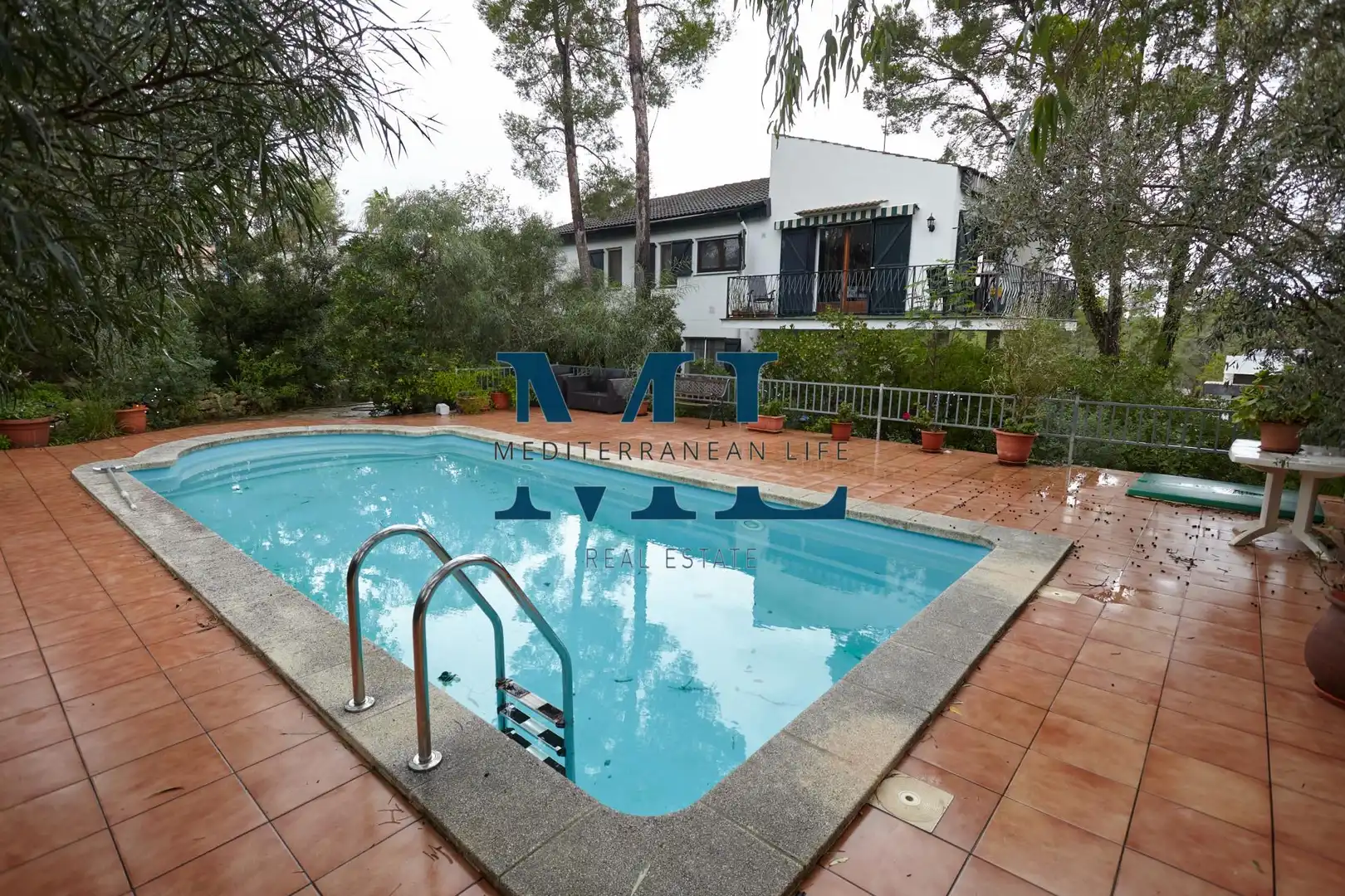 Swimming pool of Houses for sale in Mas Alba