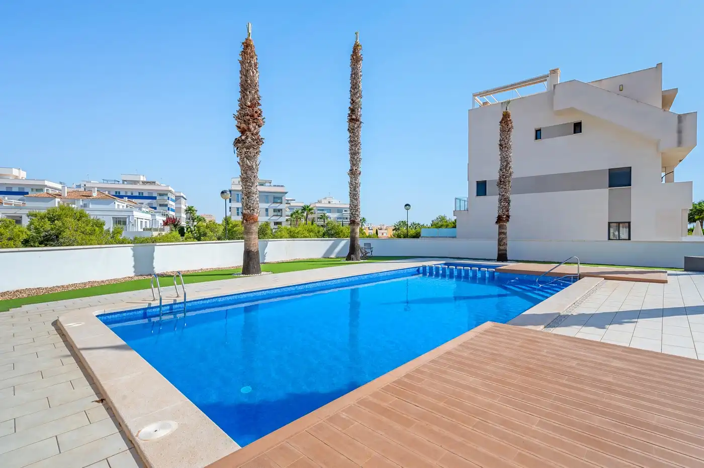Apartment with pool for sale in Orihuela Costa