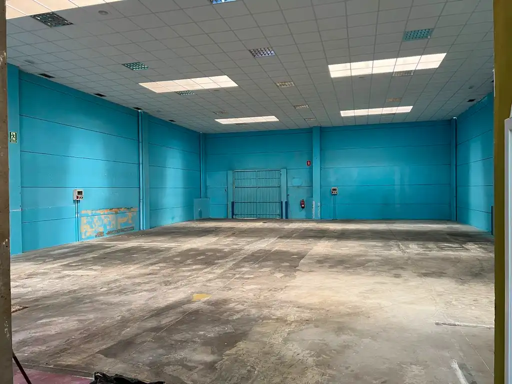 Nau industrial de lloguer en Oroso amb Calefacció