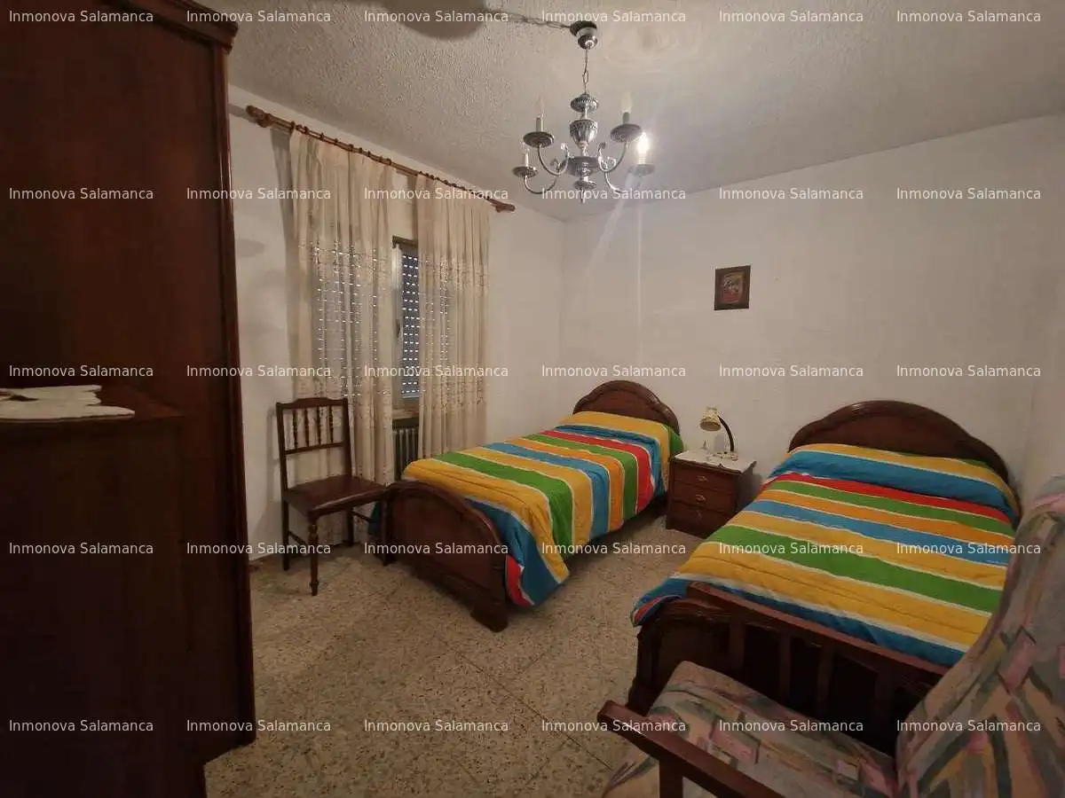 Bedroom of Flat for sale in Salamanca  with Heating, Terrace and Furnished
