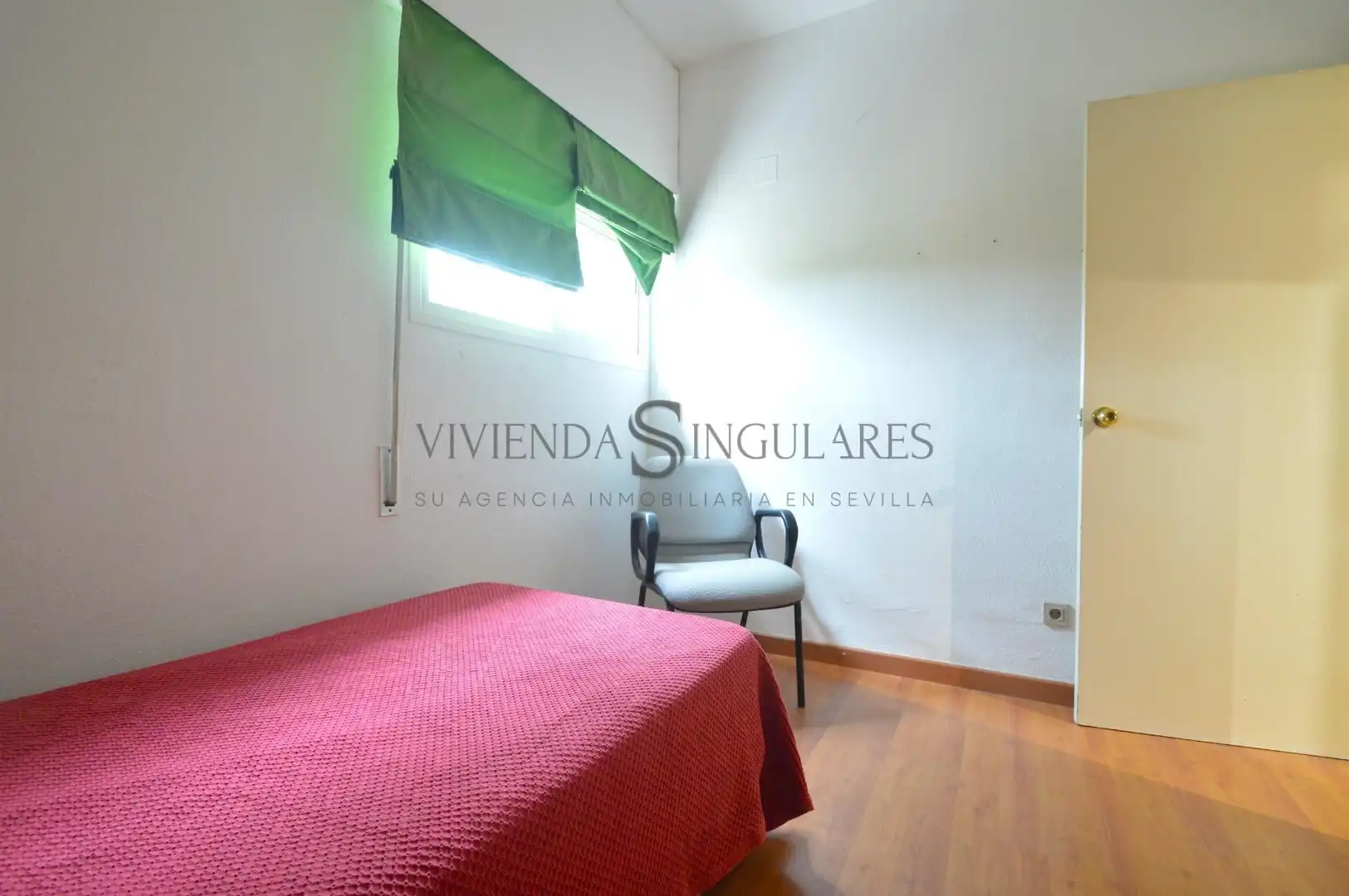 Bedroom of Detached homes for sale in Sevilla  with Air Conditioner, Private garden and Terrace