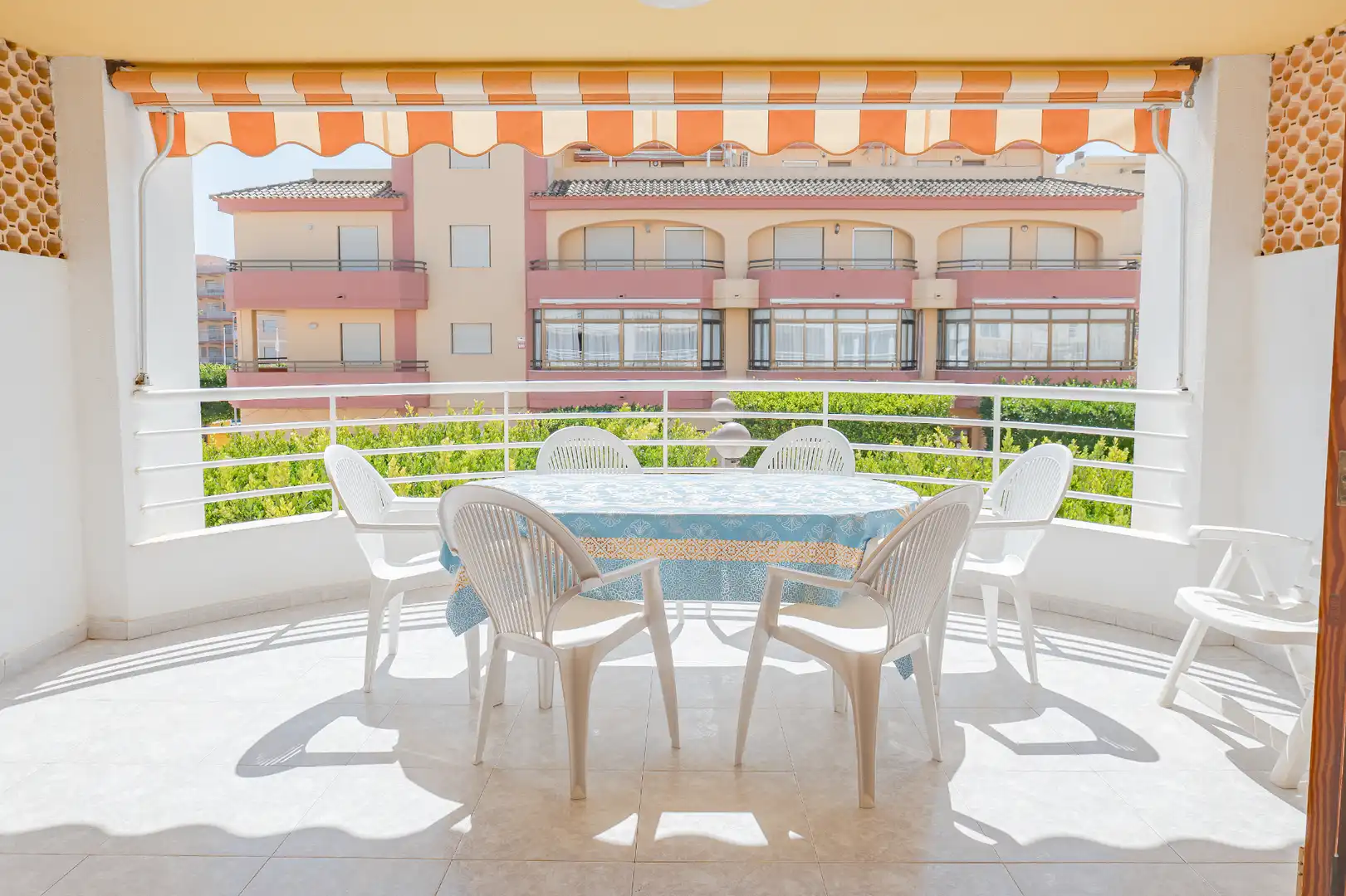 Terraza de Casa adosada en venta en Tavernes de la Valldigna con Terraza, Trastero y Microondas