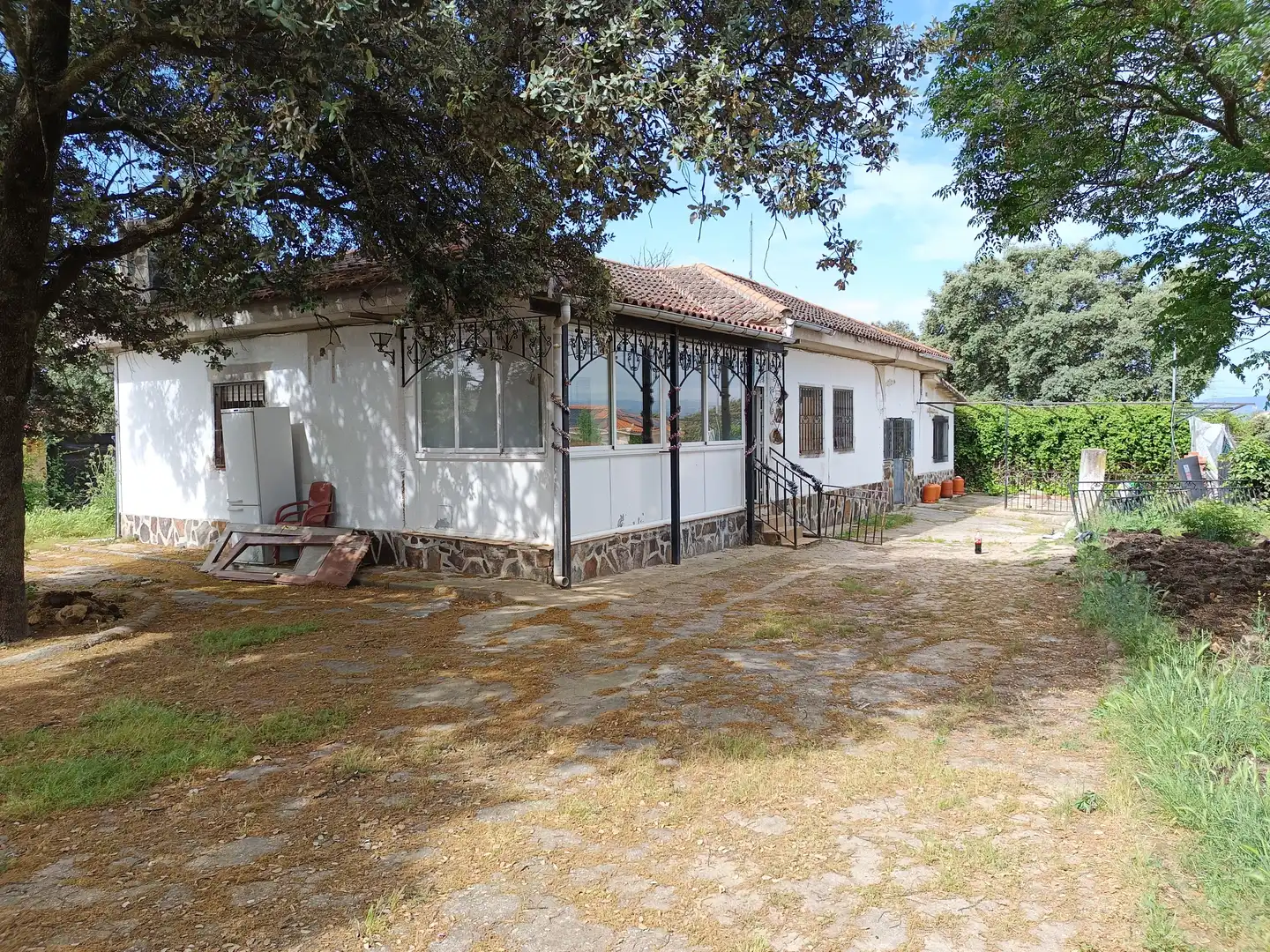Vista exterior de Casa o chalet en venta en El Casar de Escalona con Jardín privado y Alarma