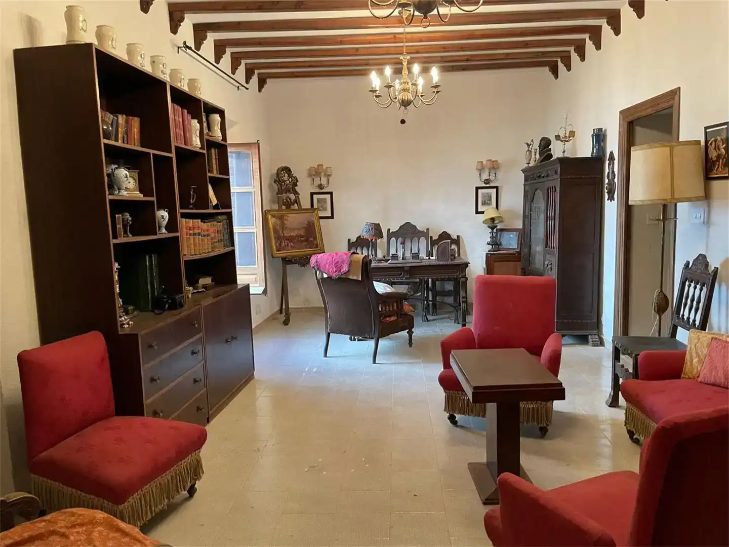 Sala d'estar de Finca rústica en venda en Santa María de los Llanos amb Balcó
