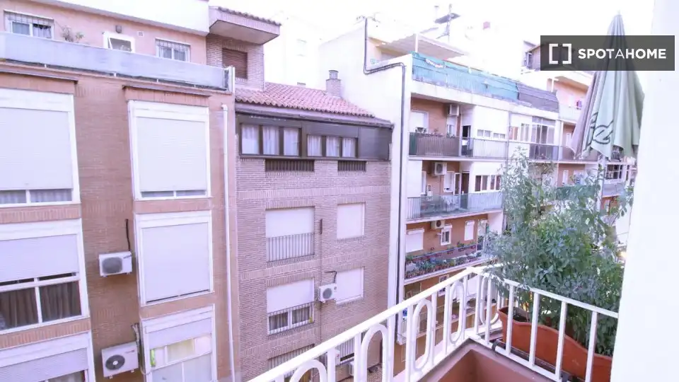 Balcony of Flat for rent in Madrid  with Air Conditioner, Heating and Furnished