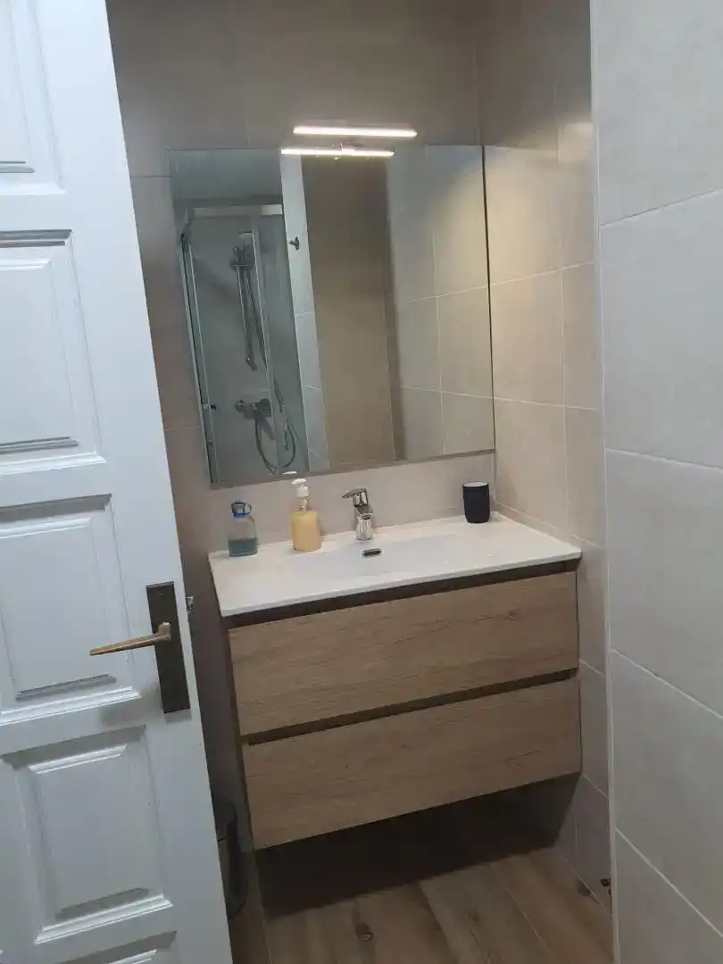 Badezimmer von Wohnung zur untervermieten in Figueres
