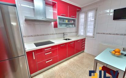 Cuina de Pis en venda en Santurtzi  amb Calefacció, Terrassa i Traster
