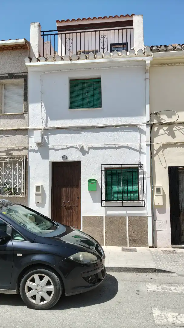 Vista exterior de Casa o xalet en venda en Baza amb Moblat