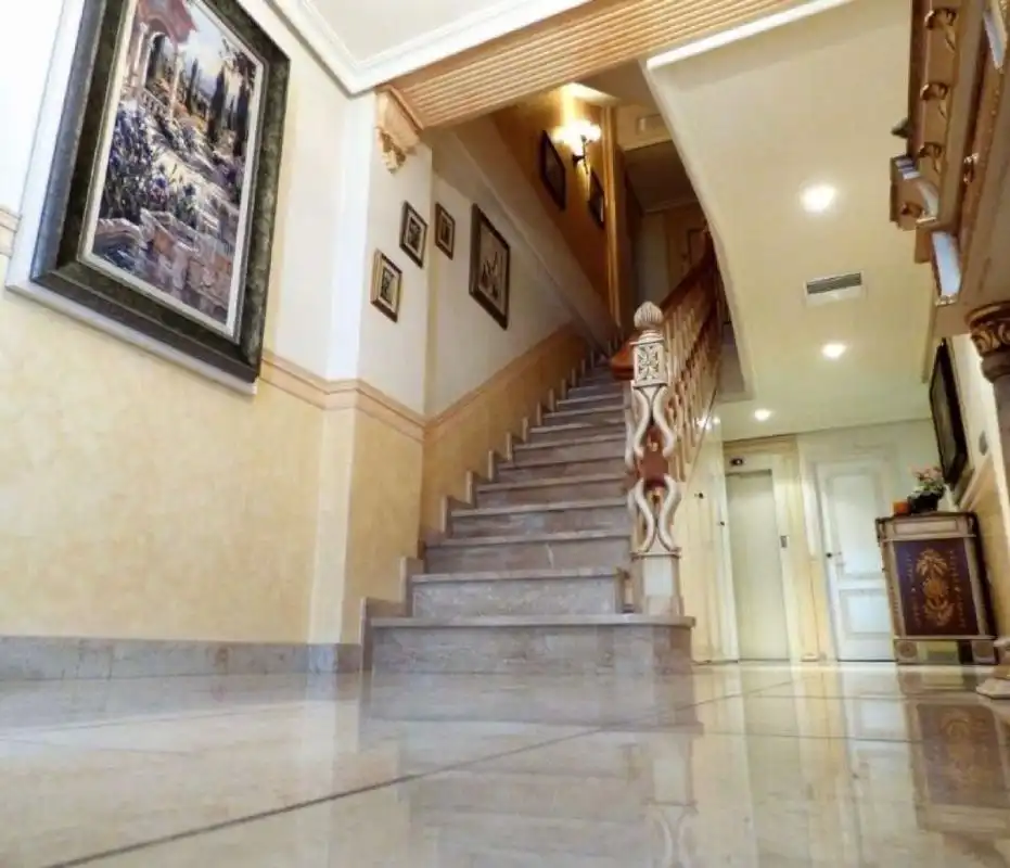 Casa amb terrassa en venda a Calle Don Alarico Lopez Teruel