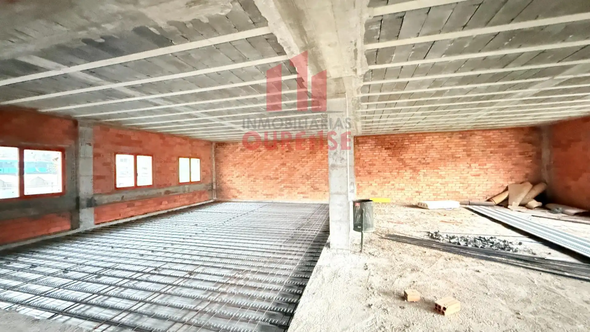 Fabrikhallen zur Miete in Ourense Capital 