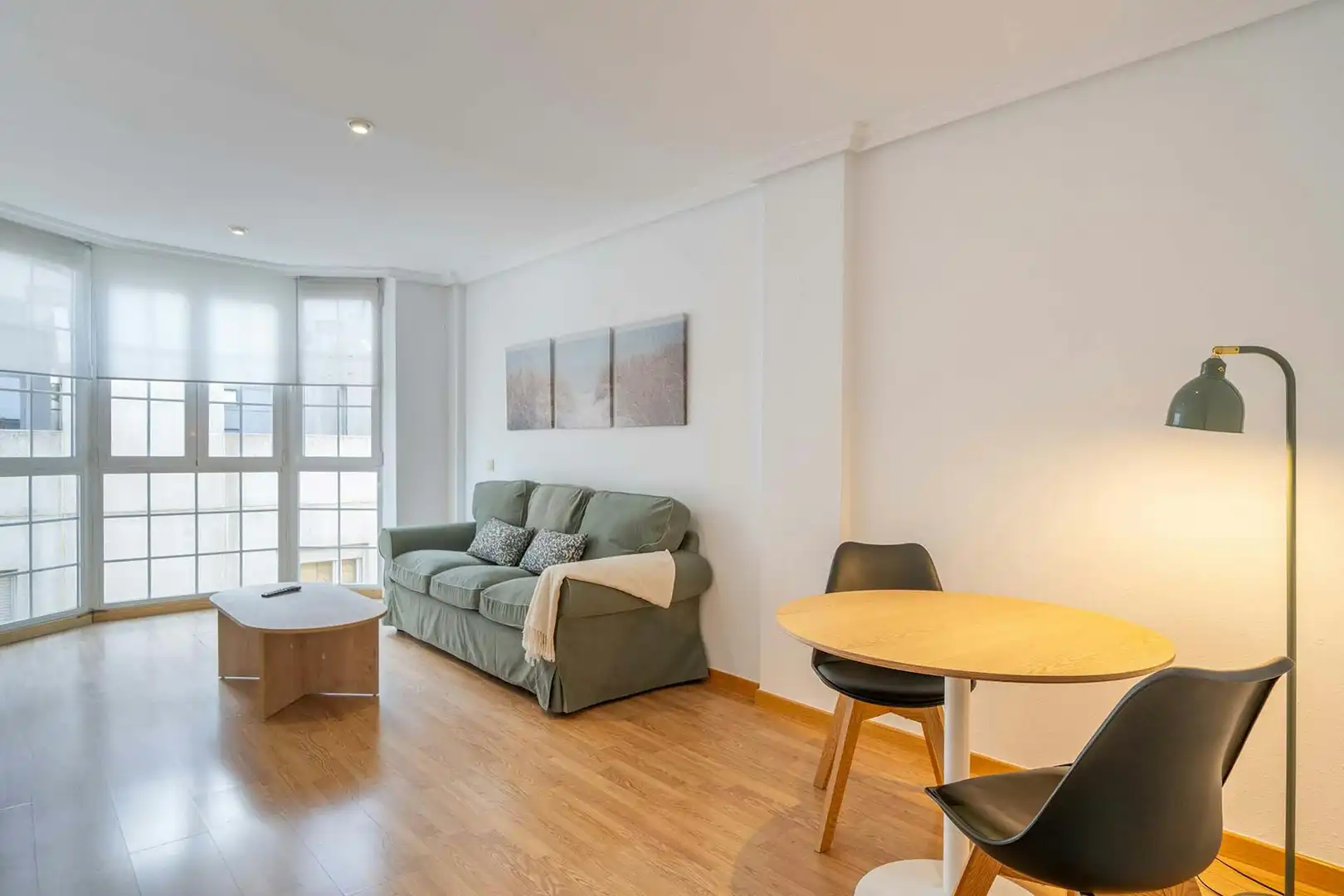 Living room of Flat for rent in Madrid  with Air Conditioner and Washing machine