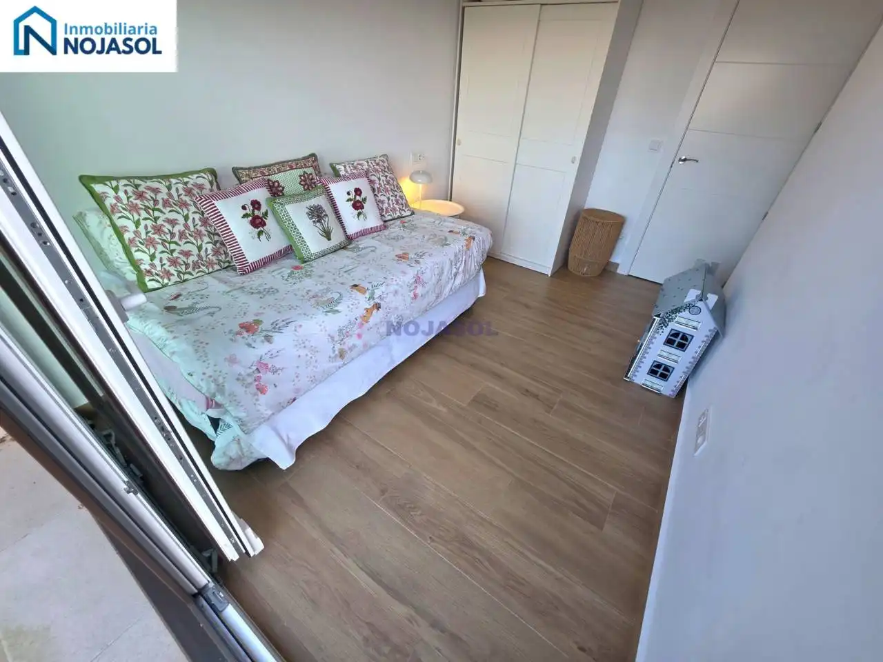 Habitación de Apartamento en venta en Comillas (Cantabria) con Calefacción, Terraza y Alarma