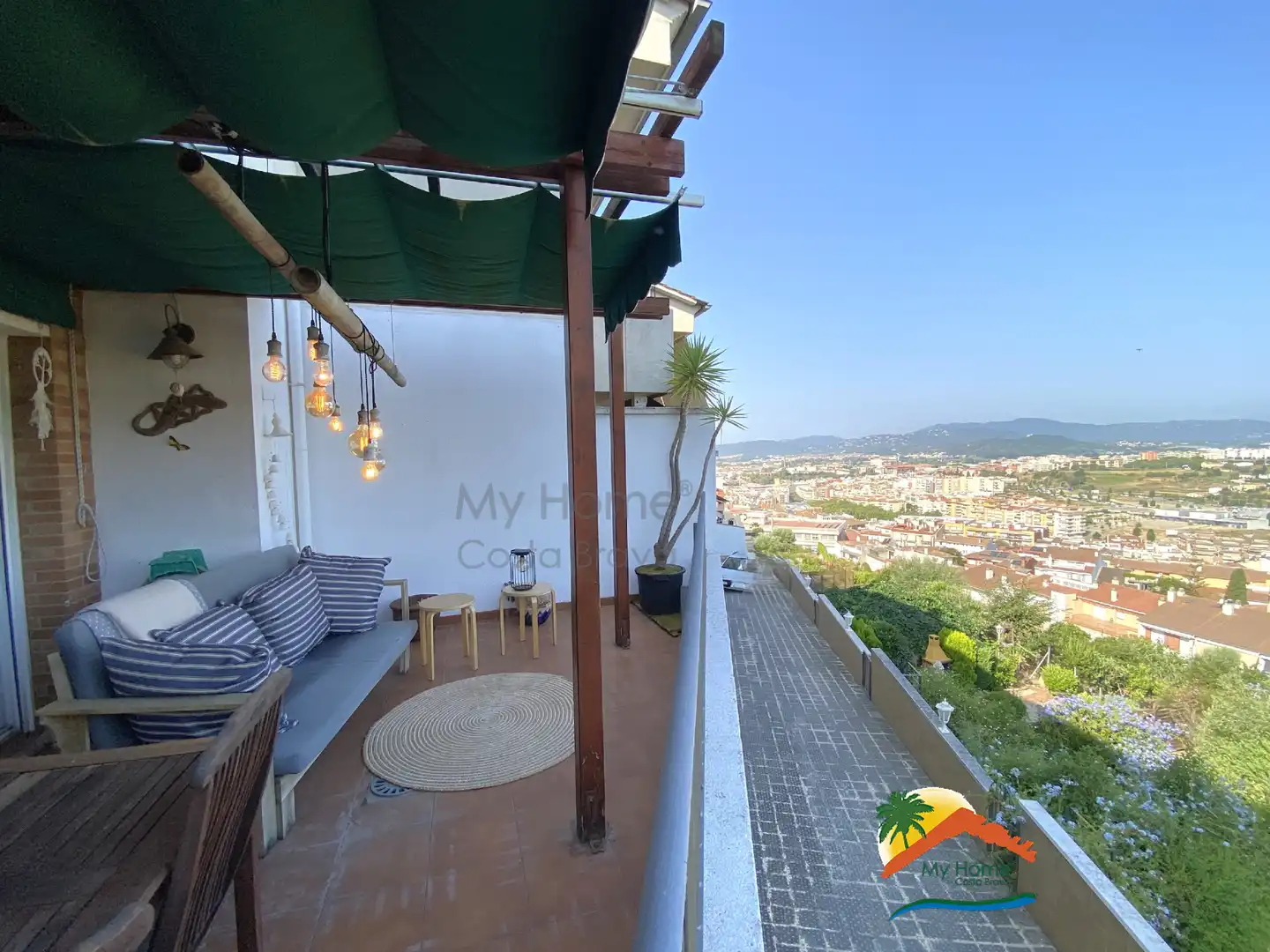 Terrassa de Casa adosada en venda en Blanes amb Aire condicionat, Calefacció i Jardí privat