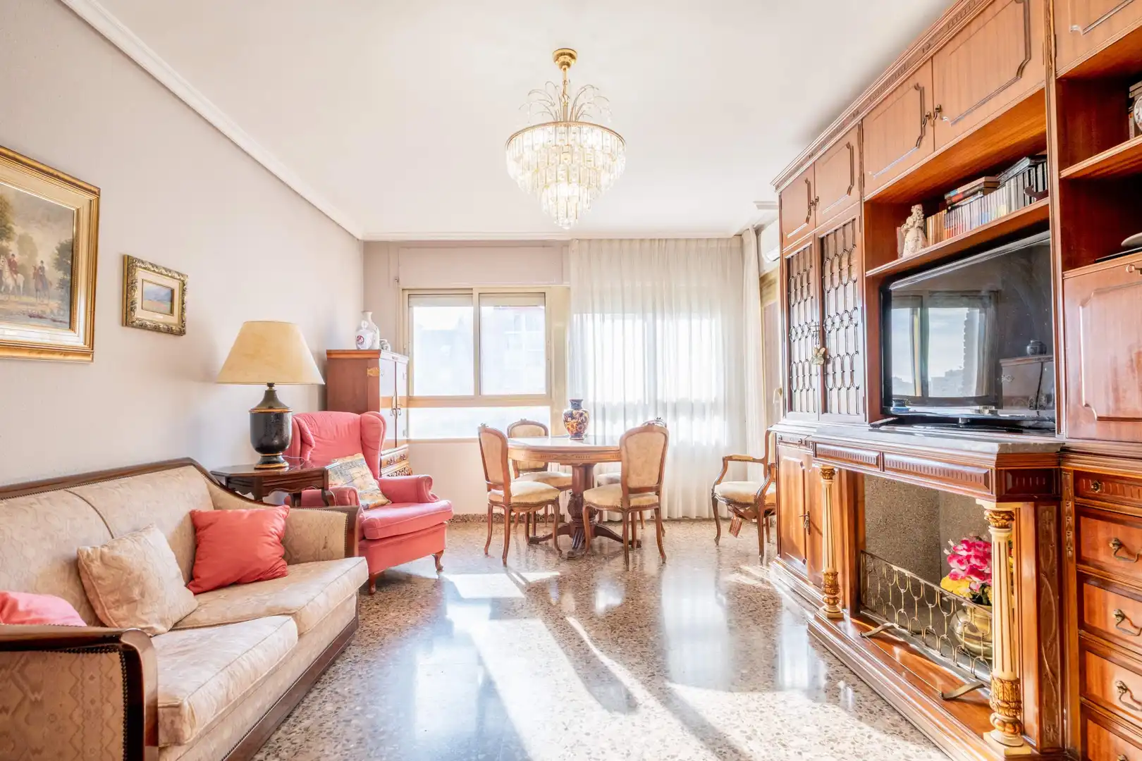 Living room of Flat for sale in Zaragoza  with Heating, Terrace and Storage room