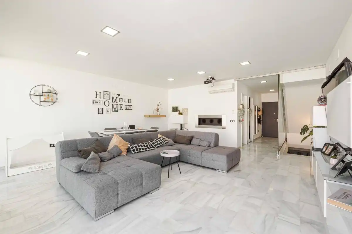 Sala de estar de Casa o chalet en venta en Huévar del Aljarafe con Aire acondicionado, Calefacción y Jardín privado