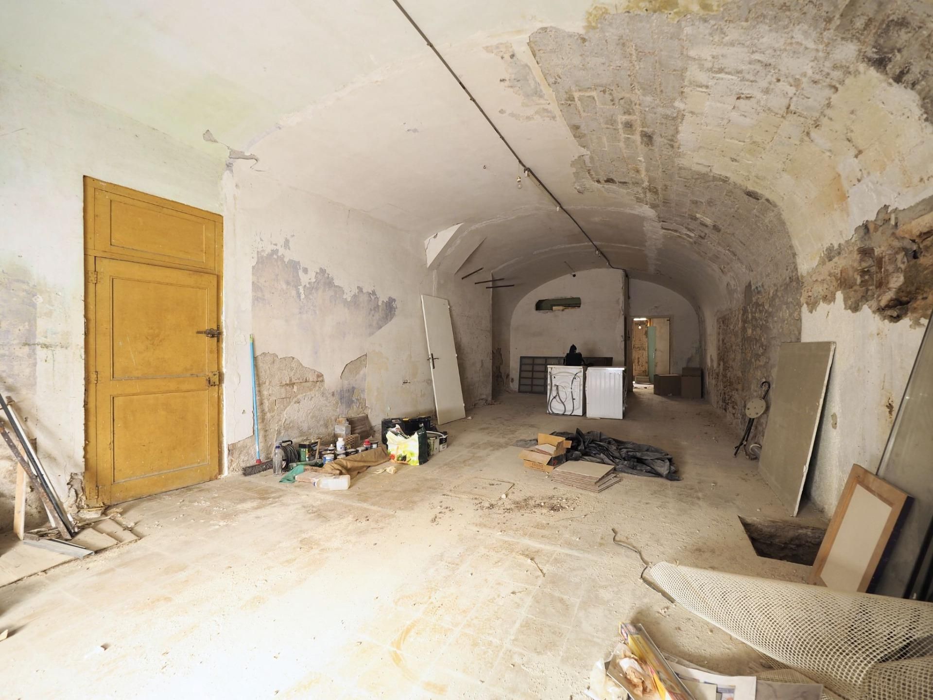 Local de alquiler en Carrer de Peralada, Centre