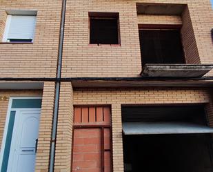 Vista exterior de Casa o xalet en venda en Torelló amb Terrassa i Balcó