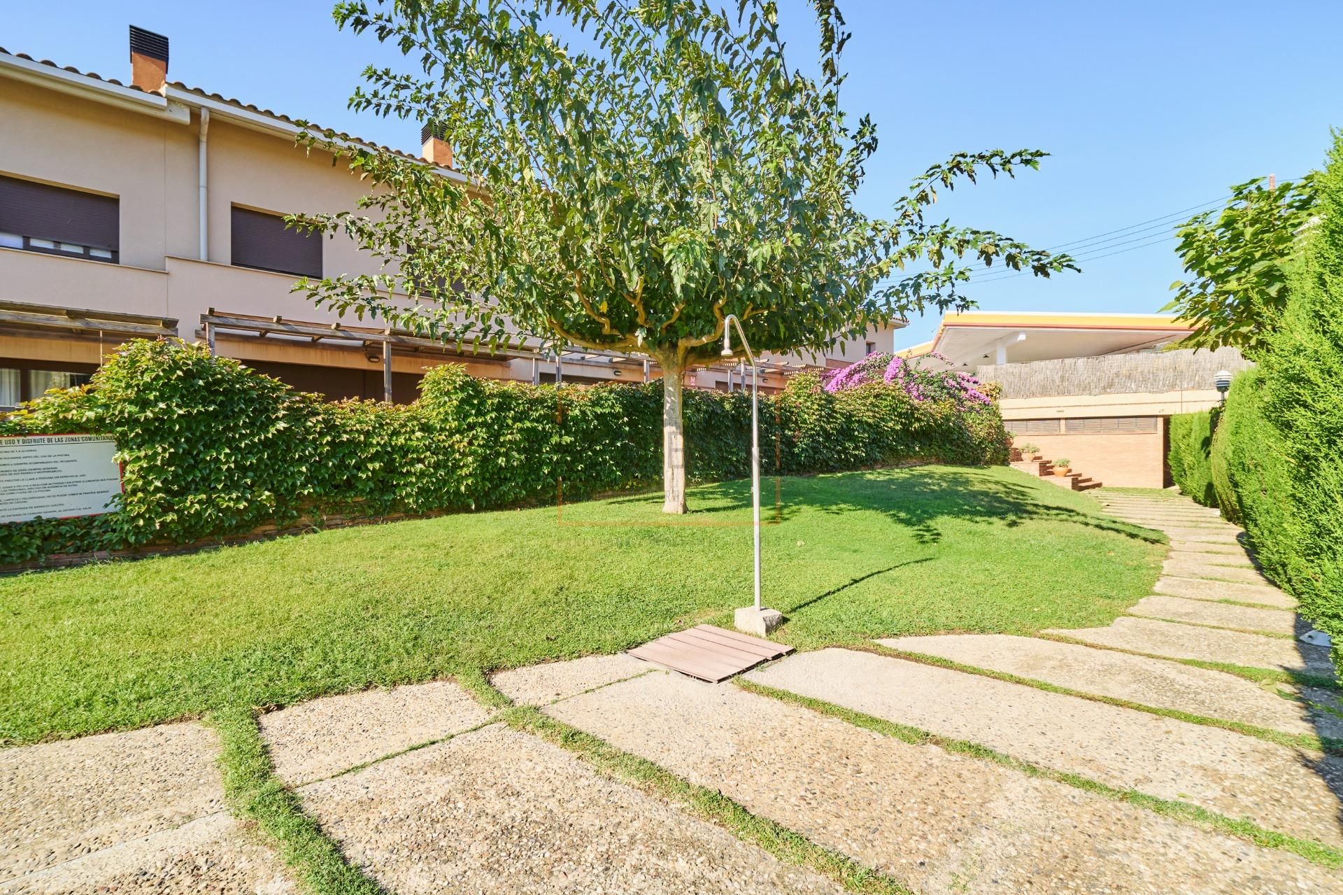 Garden of Single-family semi-detached for sale in Cabrils  with Air Conditioner, Heating and Private garden