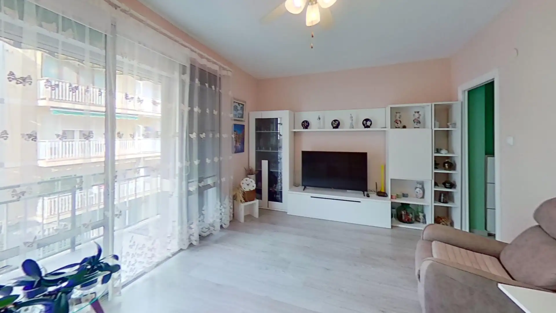 Sala d'estar de Pis en venda en Vinaròs amb Parquet, Moblat i Forn