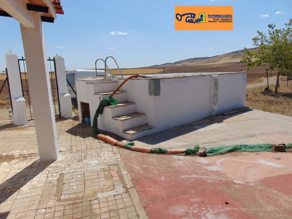 Jardí de Finca rústica en venda en Santa Cruz de Mudela amb Calefacció