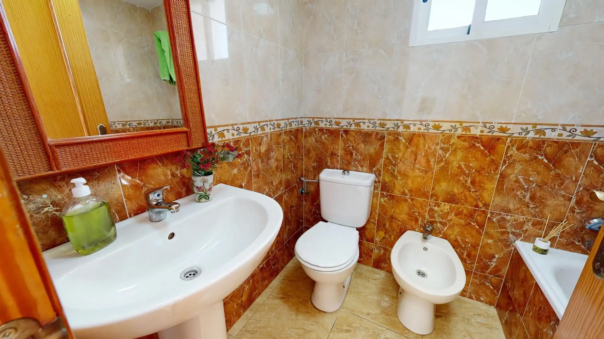 Baño de Apartamento en venta en Los Montesinos con Terraza