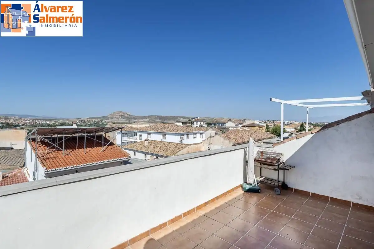 Vista exterior de Àtic en venda en Alhendín