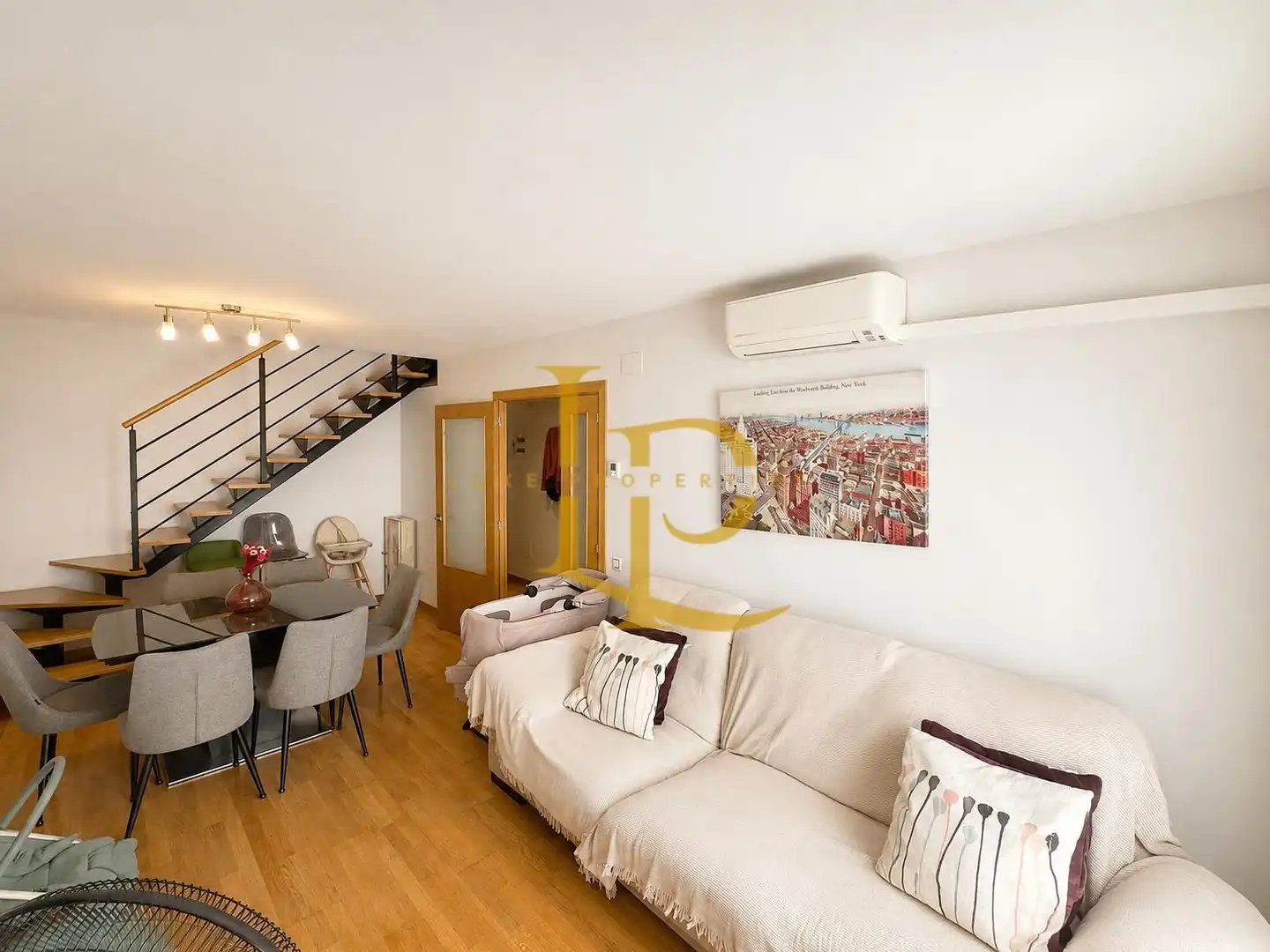 Sala d'estar de Dúplex en venda en Rubí amb Aire condicionat, Calefacció i Parquet