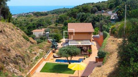 Una casa en plena naturaleza y con vistas al mar en venta en Teià, Barcelona., imatge 2