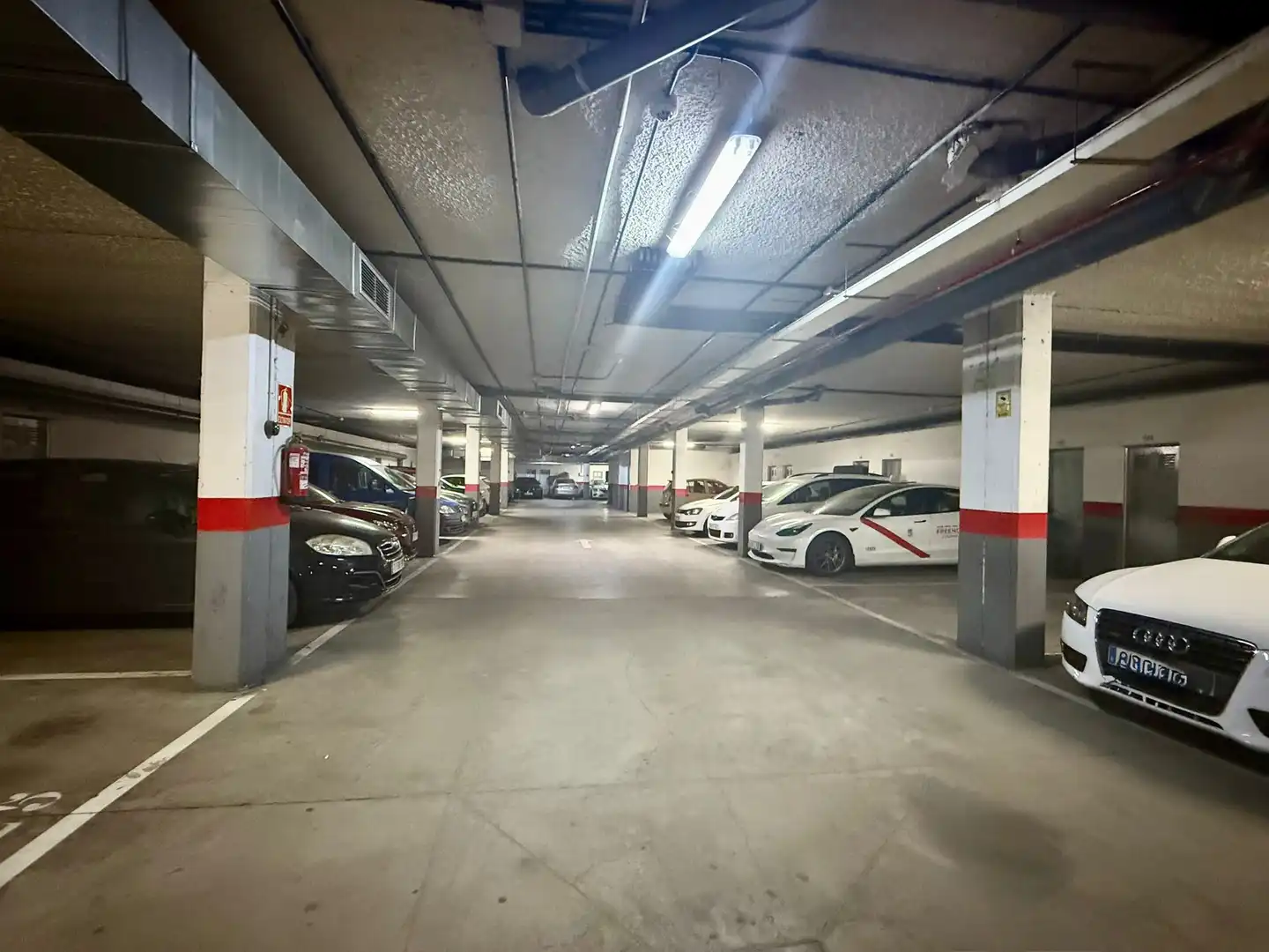 Parking de Piso en venta en Cedillo del Condado con Aire acondicionado, Trastero y Piscina